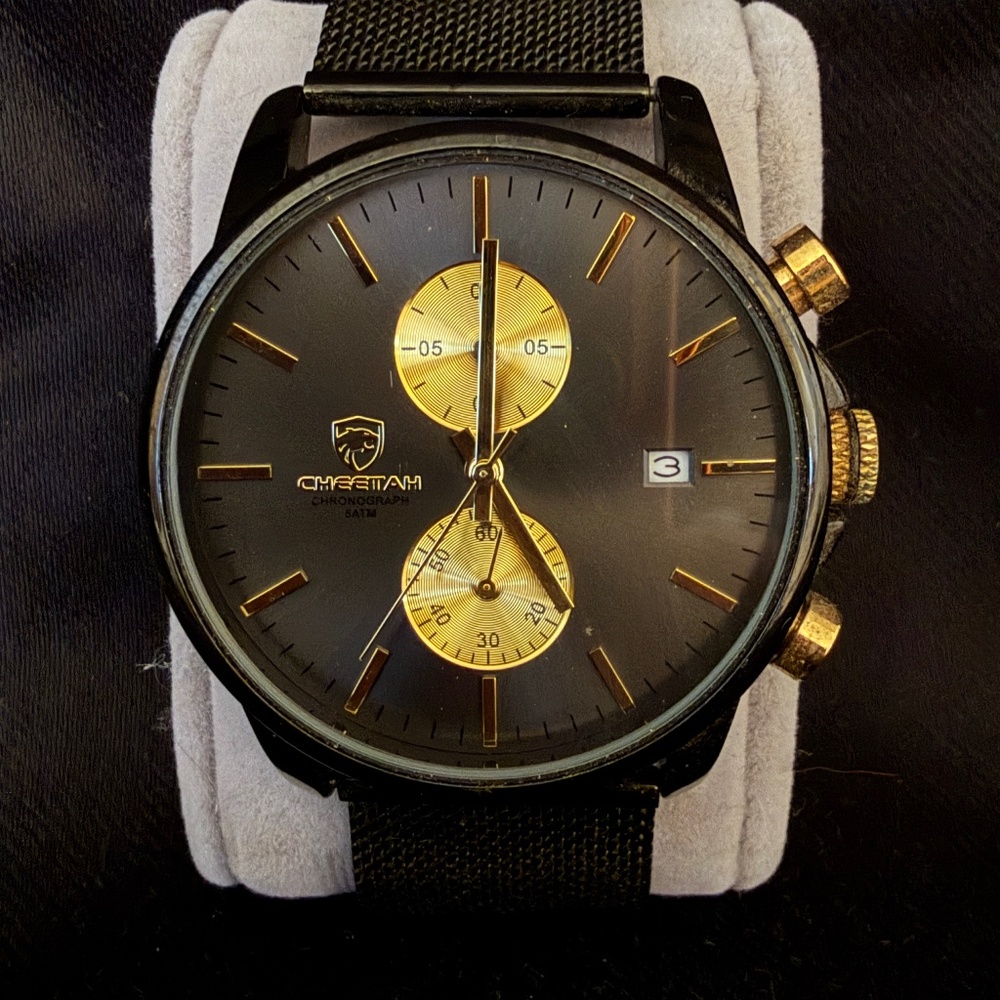 Cheetah Chronograph Men’s Watch CH-1604 – Black Dial, Gold Accents, Mesh Band